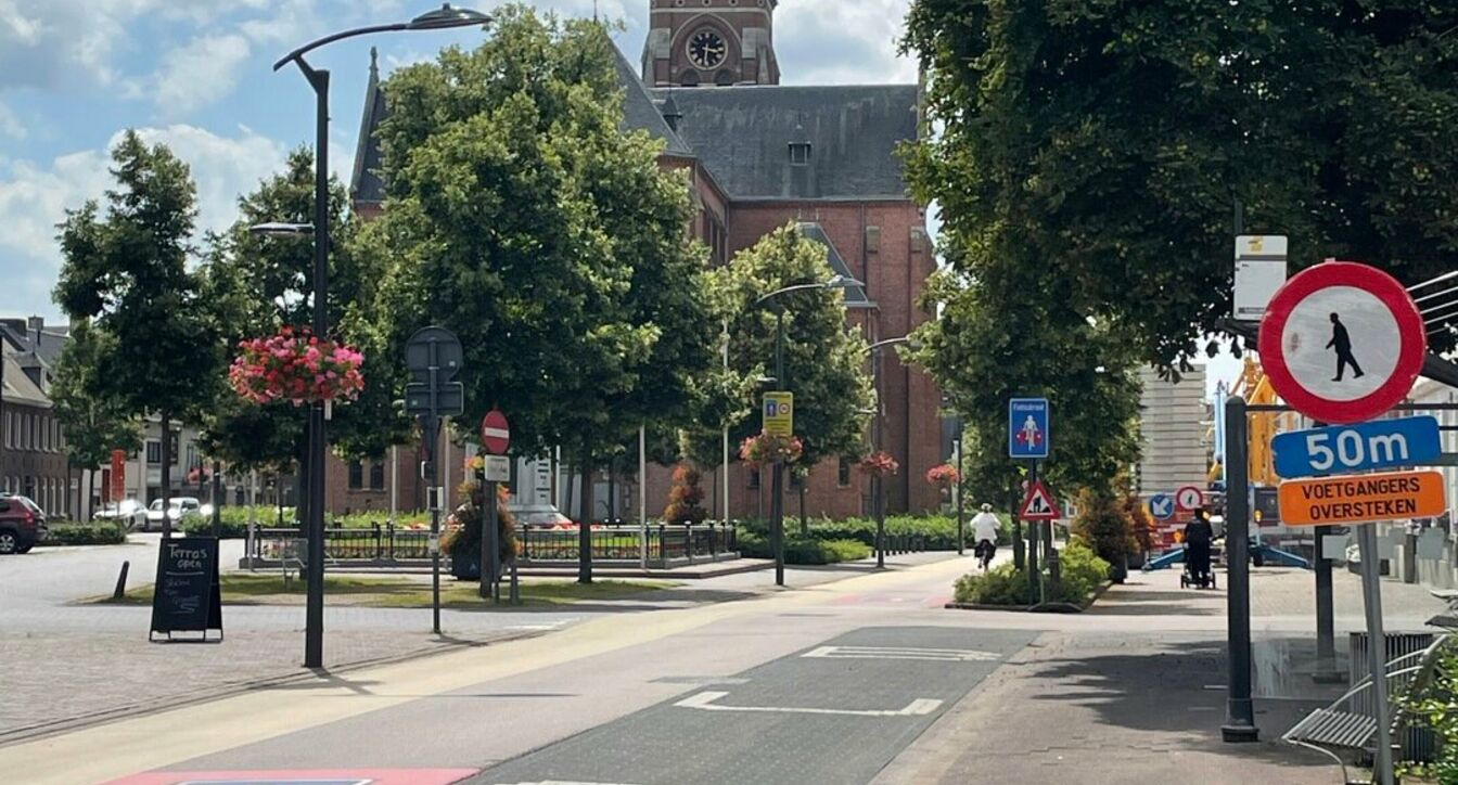 Gebouw voor gemengd gebruik te koop in Arendonk