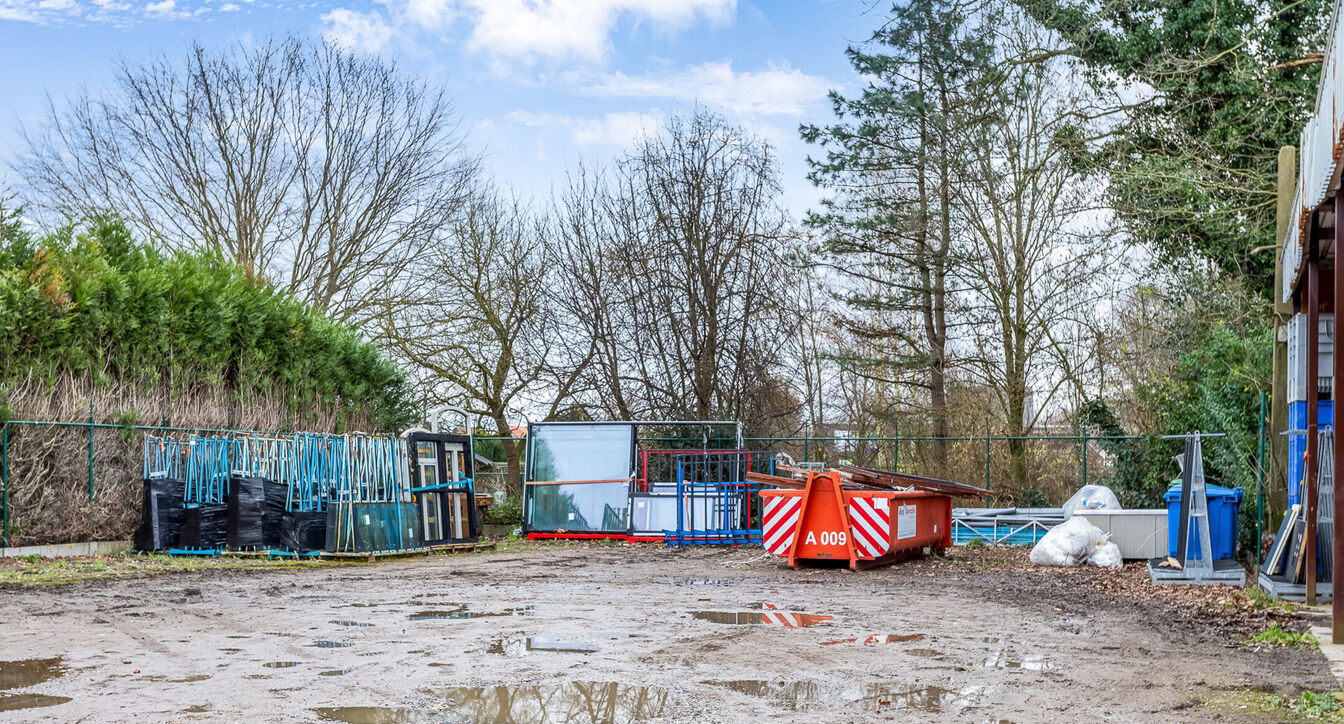 Kantoren & magazijn te koop in Balen